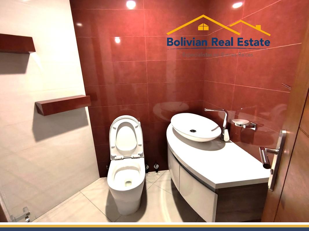 Departamento en AlquilerCALACOTO AV. BALLIVIAN MODERNO Y ELEGANTE DEPARTAMENTO EN ALQUILER  Foto 13