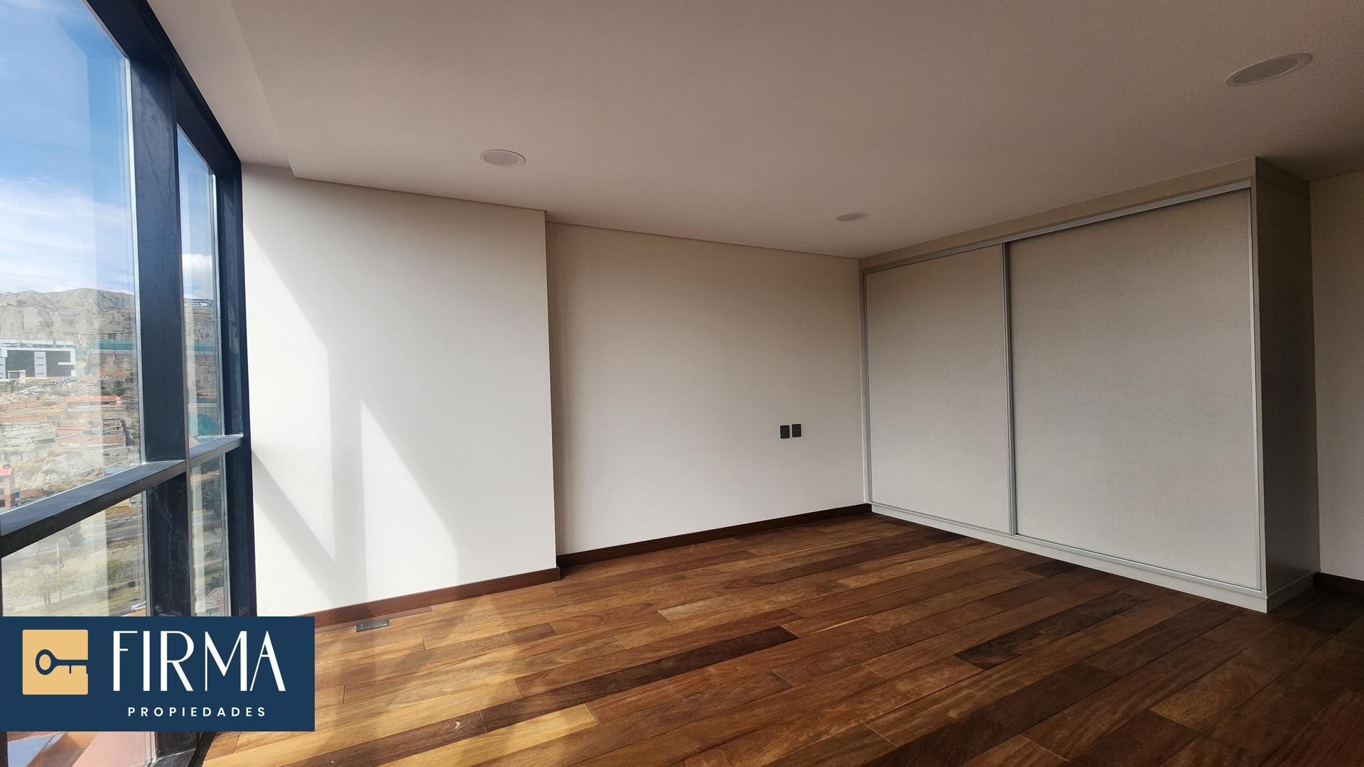 Departamento en VentaDEPARTAMENTO DUPLEX EN VENTA A ESTRENAR CON TERRAZA PRIVADA EN OBRAJES 4 dormitorios 5 baños 1 parqueos Foto 10