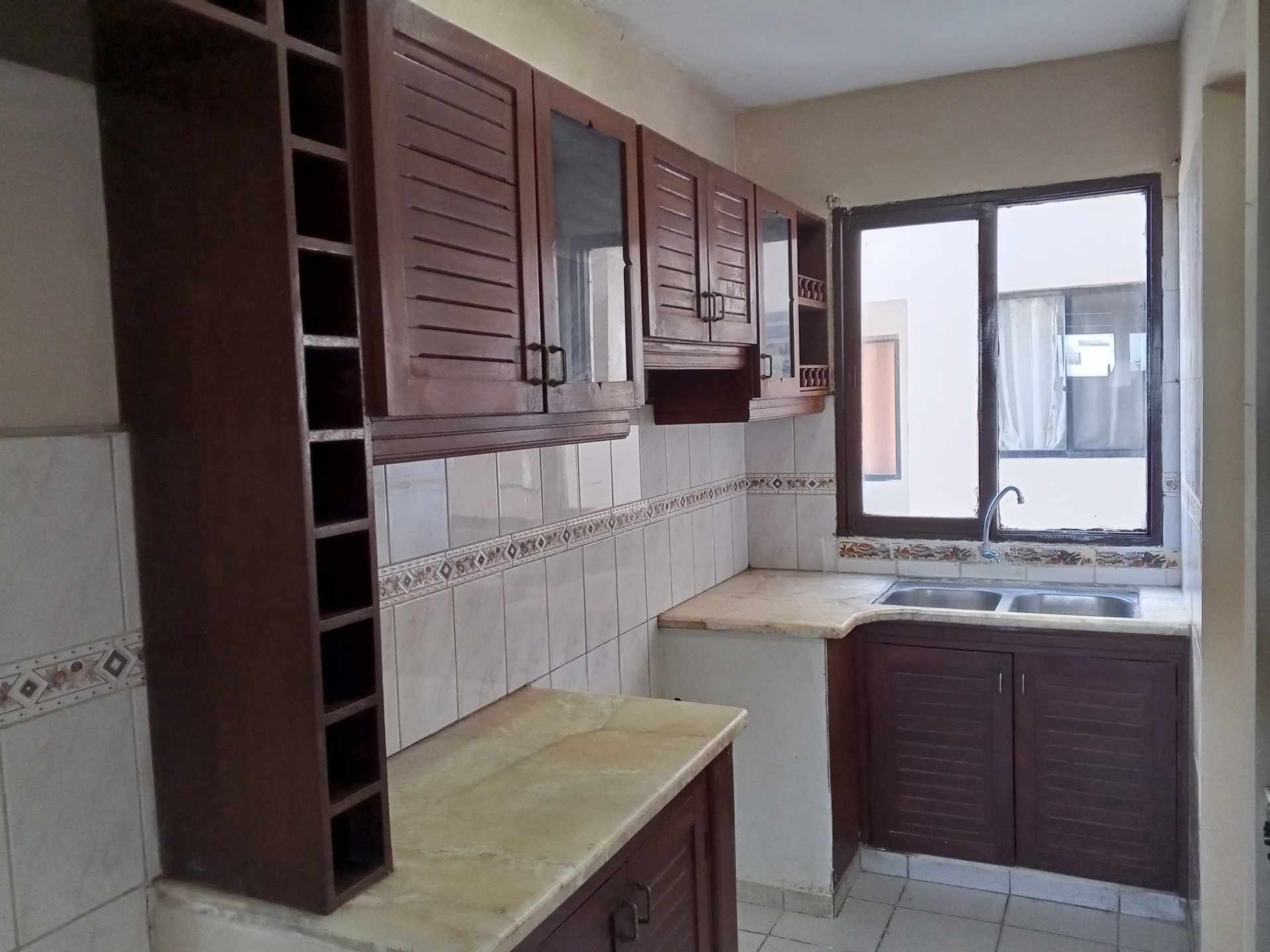 Departamento en Venta[CONDOMINIO LIMCO 1| SOBRE 4TO. ANILLO BARRIO GUARACACHI, ENTRE AV. BRASIL Y AV. VIRGEN DE COTOCA] DEPARTAMENTO EN VENTA DE 2 DORMITORIOS CON DEPENDENCIAS Y PARQUEO DESCUBIERTO Foto 5