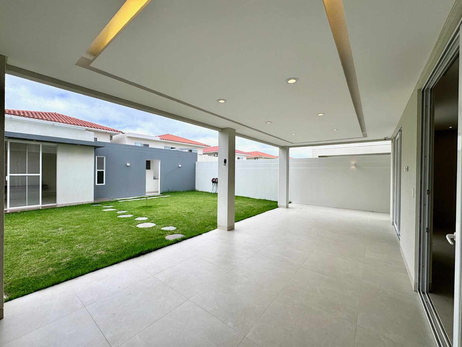 Casa en Carretera Norte en Santa Cruz de la Sierra 3 dormitorios 5 baños 4 parqueos Foto 17