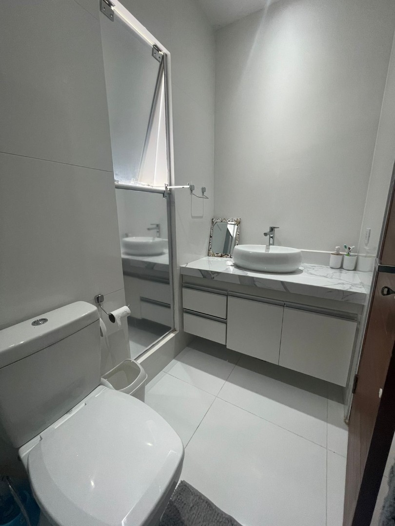 En Alquiler a $us 650 Foto 7