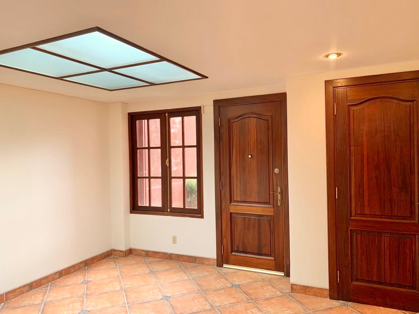 Casa en Auquisamaña en La Paz 3 dormitorios 4 baños 3 parqueos Foto 10