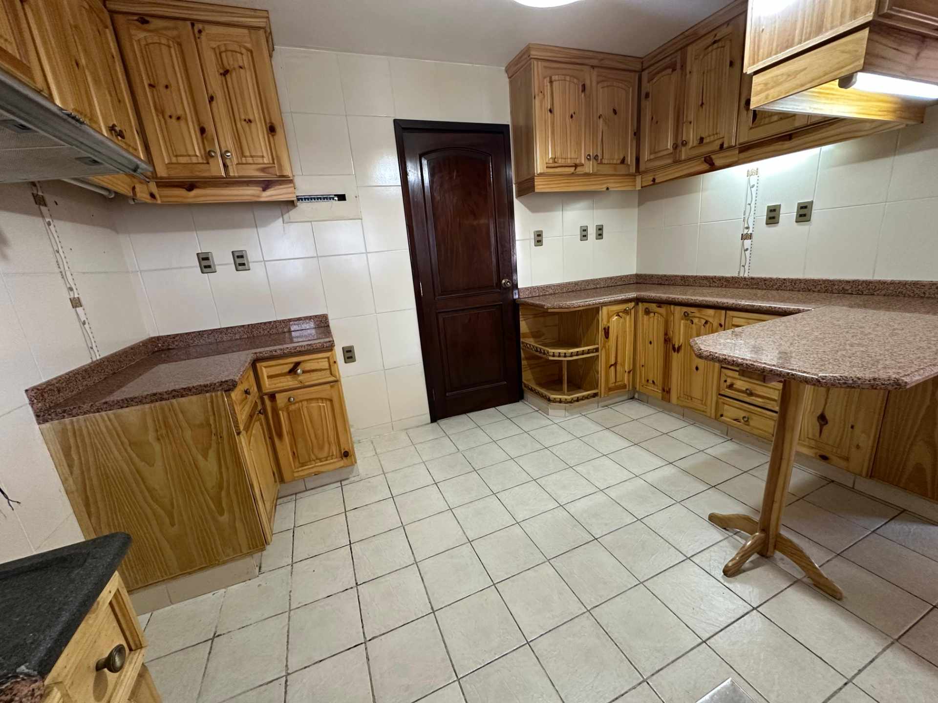 Departamento en San Jorge en La Paz 4 dormitorios 4 baños 1 parqueos Foto 7