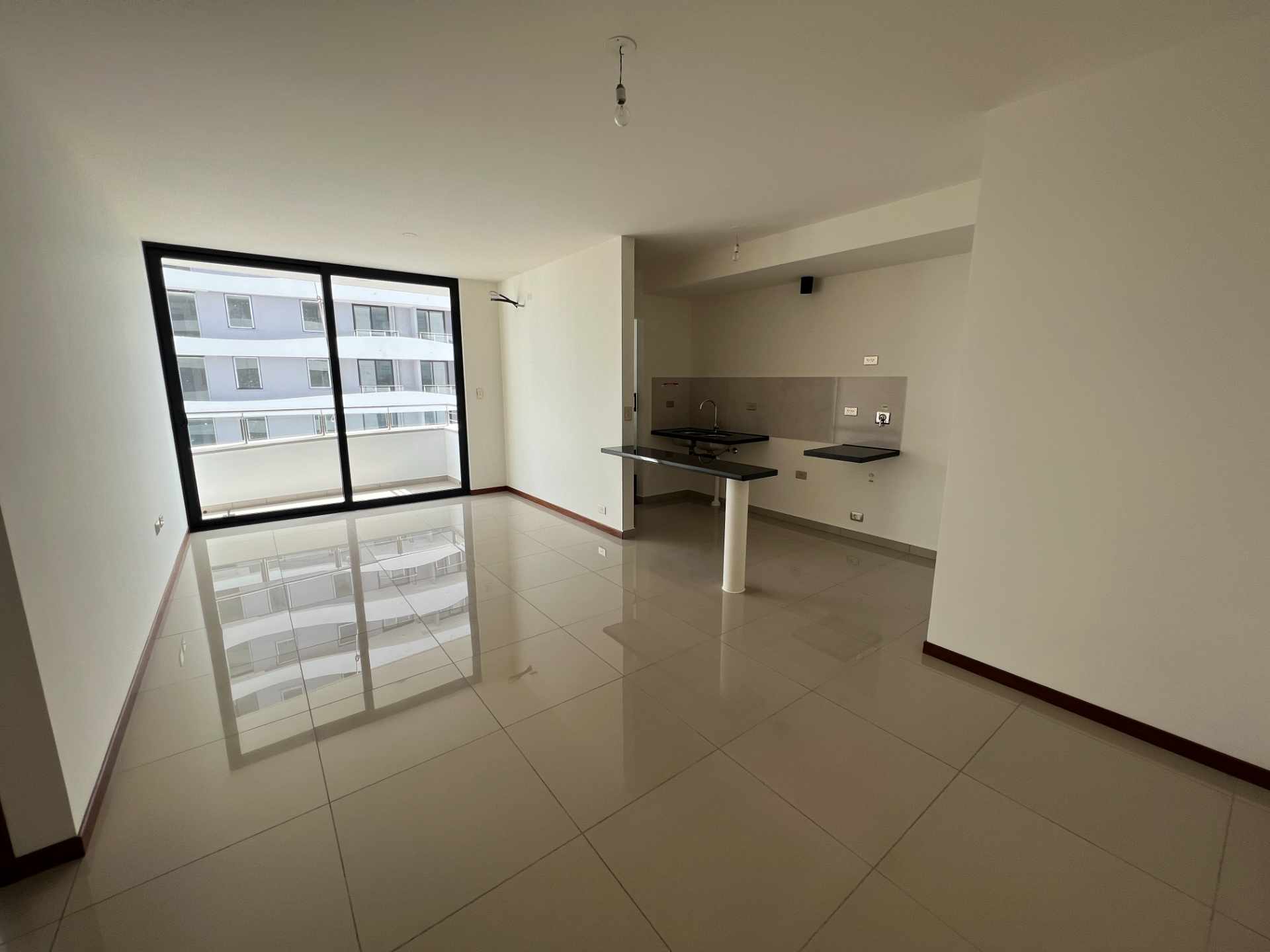 Departamento en VentaMacororo 13 14 Av. Los Cusis entre Av. Banzer y Av. Beni 2 dormitorios 2 baños 1 parqueos Foto 6