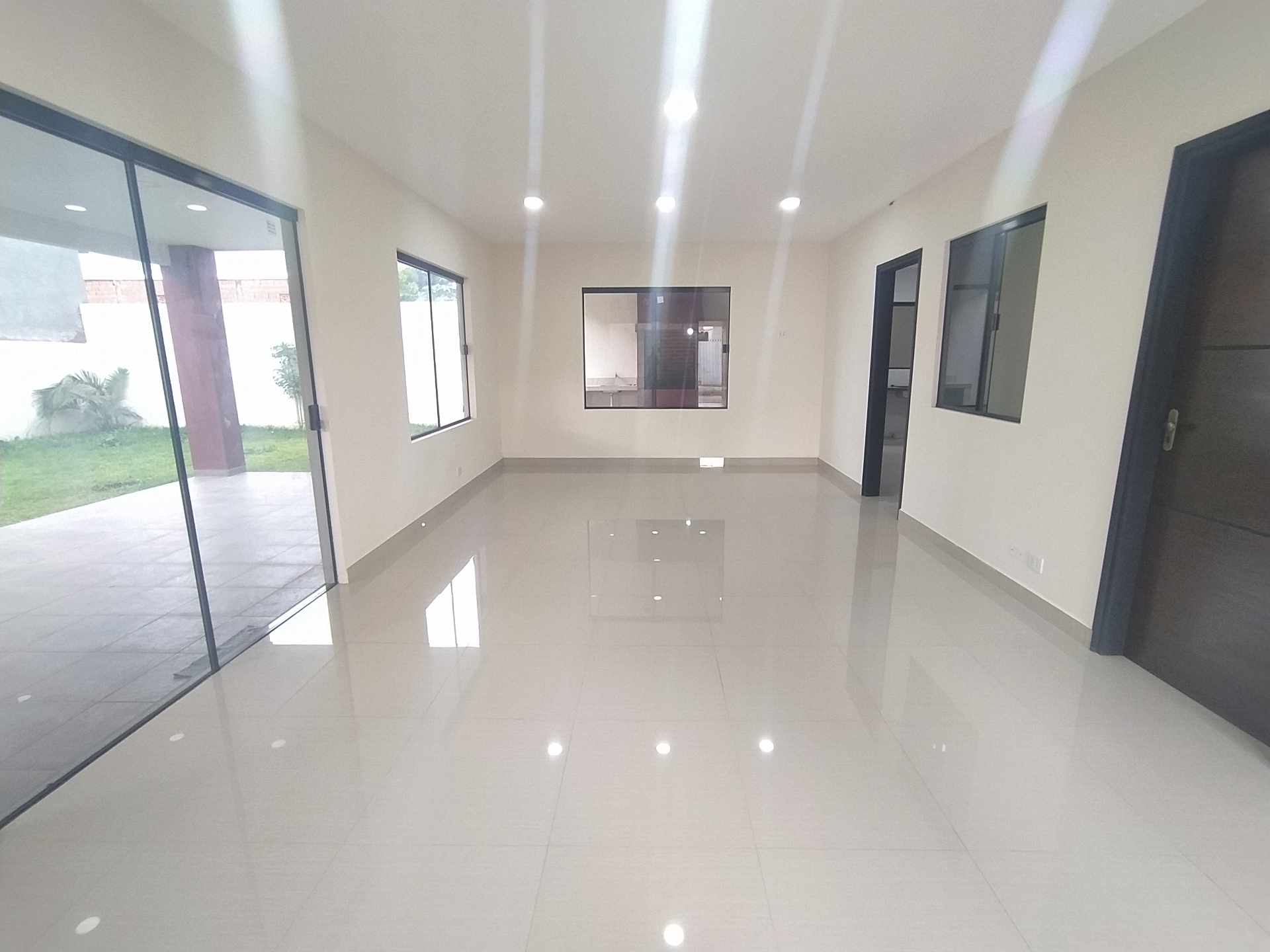 Casa en VentaAV. LA COLORADA ENTRE 5TO Y 6TO ANILLO Foto 13