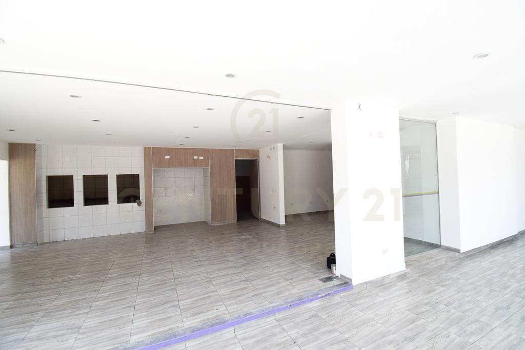 Local comercial Av. Monseñor Santistevan esquina Elvira de Mendoza Foto 6