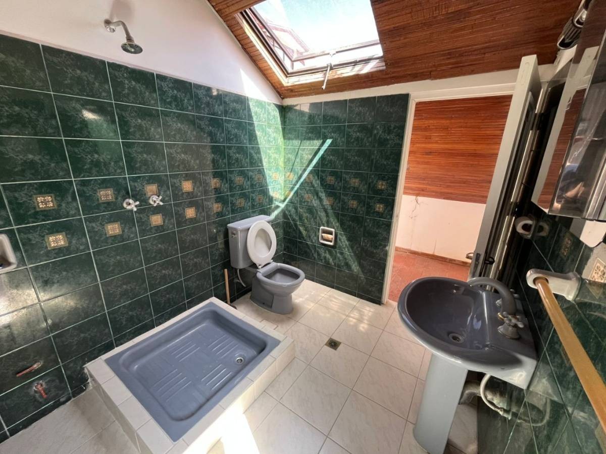 Casa en Calacoto en La Paz 5 dormitorios 5 baños 3 parqueos Foto 14