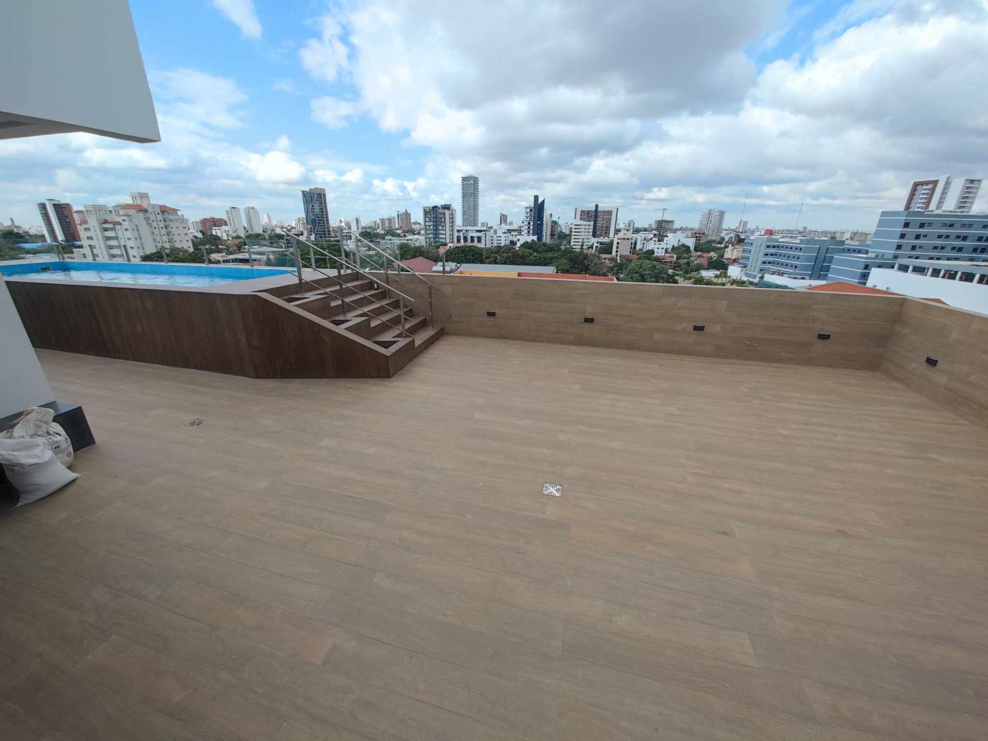 Departamento Monoambiente Penthouse en Venta en Equipetrol Norte Foto 13