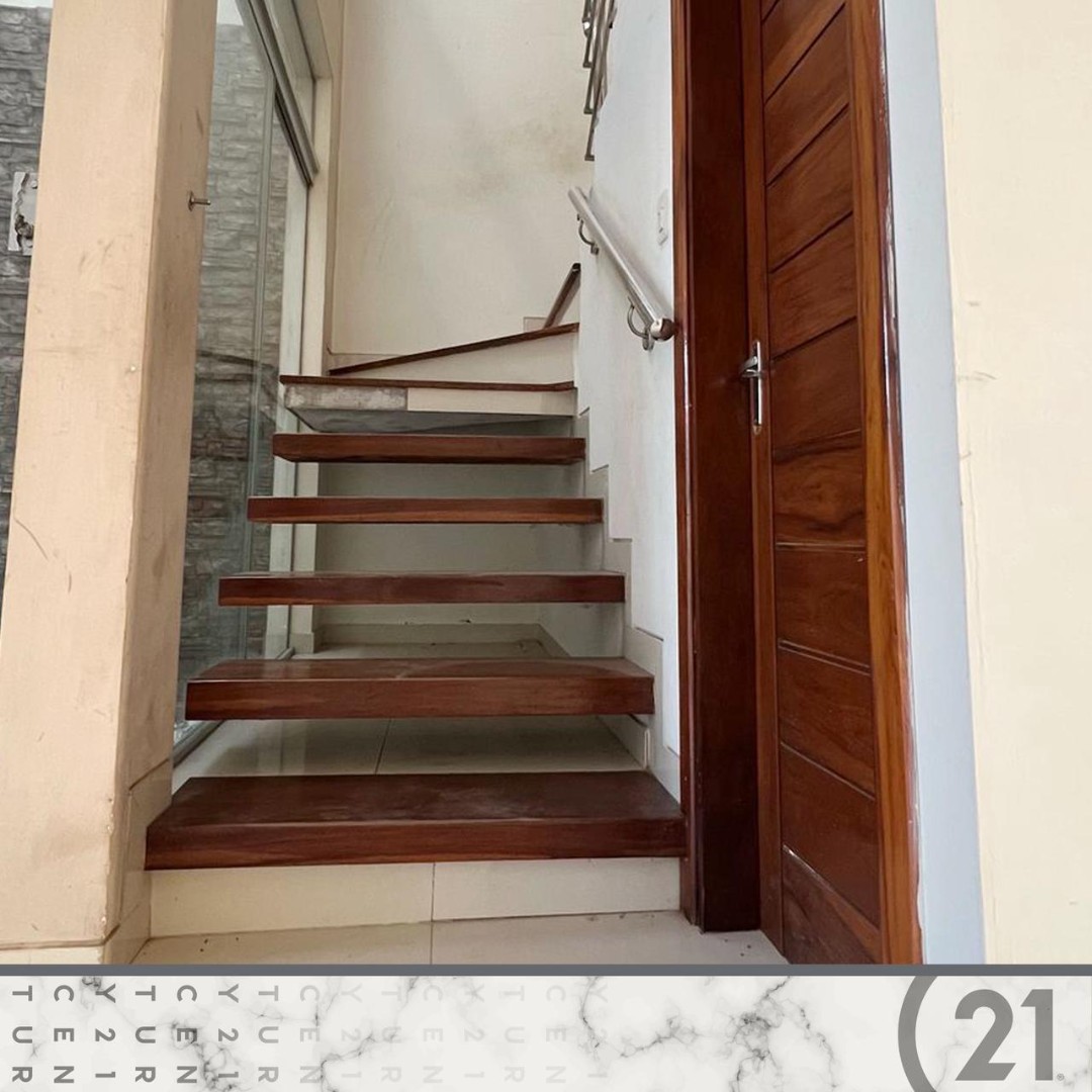 Casa en Entre 6to y 7mo anillo Sur en Santa Cruz de la Sierra 5 dormitorios 4 baños 2 parqueos Foto 10