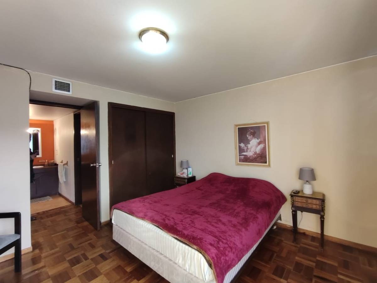 Departamento en San Jorge en La Paz 2 dormitorios 3 baños 1 parqueos Foto 11