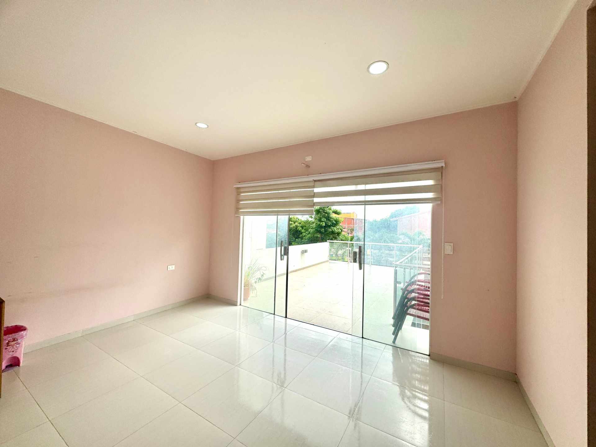 Casa en VentaCASA EN VENTA - 3ER ANILLO EXTERNO 4 dormitorios 3 baños 3 parqueos Foto 2