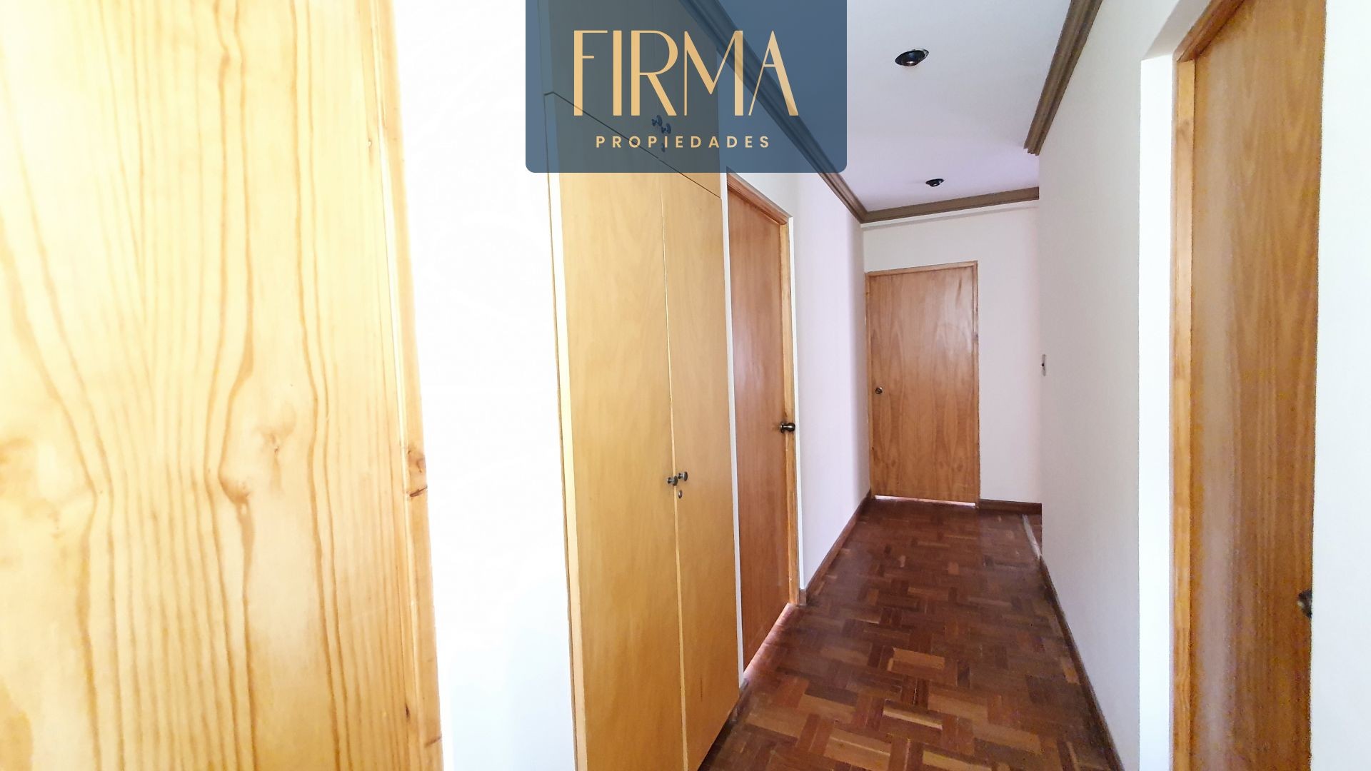 Departamento en VentaLOS PINOS FRENTE A IMPUESTOS NACIONALES 3 dormitorios 4 baños 1 parqueos Foto 3