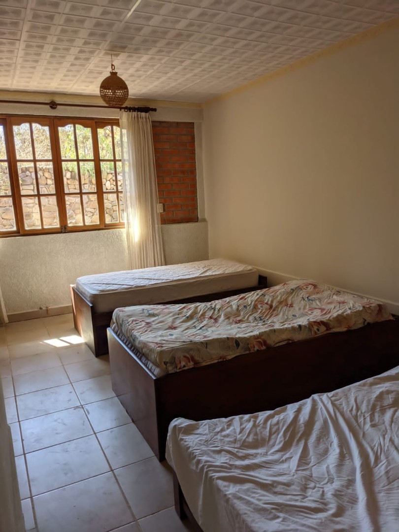 Casa en Tomatitas en Tarija 4 dormitorios 3 baños 6 parqueos Foto 34