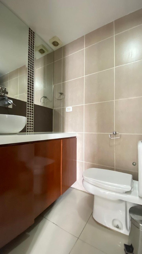 Departamento en AlquilerZONA CENTRO SUR
Condominio Zafiro
Calle Potosí esq. Saavedra 2 dormitorios 2 baños 1 parqueos Foto 18