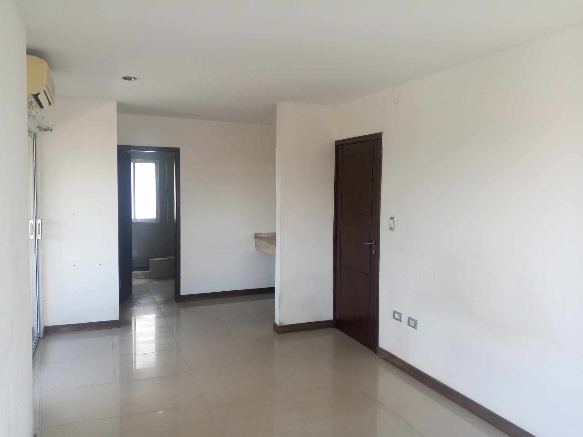 Departamento en VentaCondominio Cupesí, Vendo dpto. 2 dormitorios sin muebles, pet friendly, sobre Av. Ovidio Barbery (2do. y 3er. Anillo), cerca de Zona Isuto e Equipetrol. 2 dormitorios 2 baños 1 parqueos Foto 12