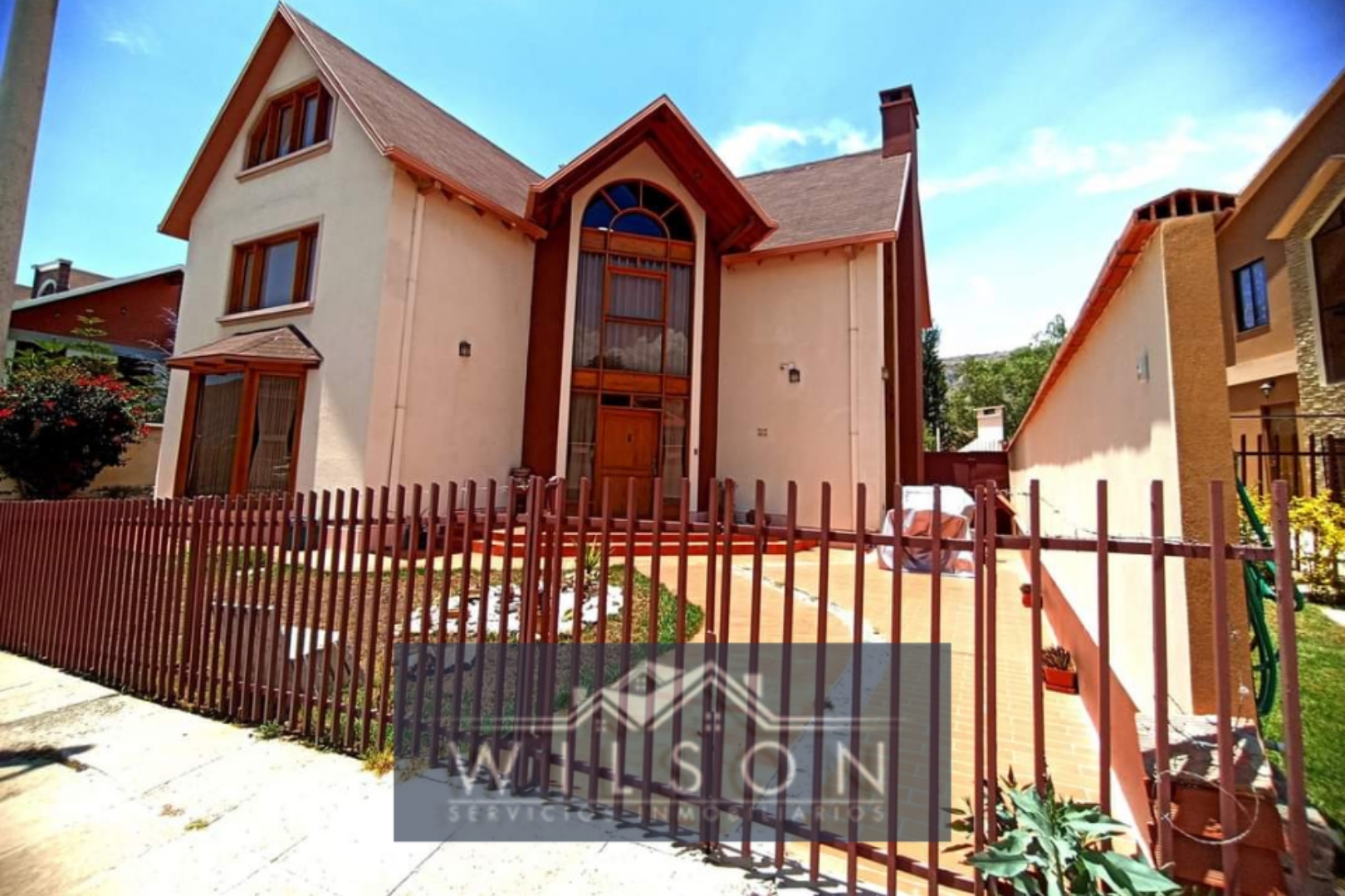 Casa en VentaUMAMANTA  3 dormitorios 4 baños 2 parqueos Foto 1