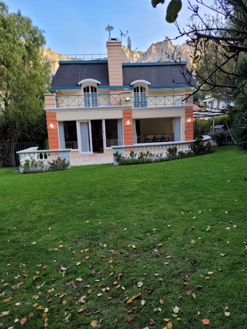 En Alquiler a $us 2,100 Foto 1