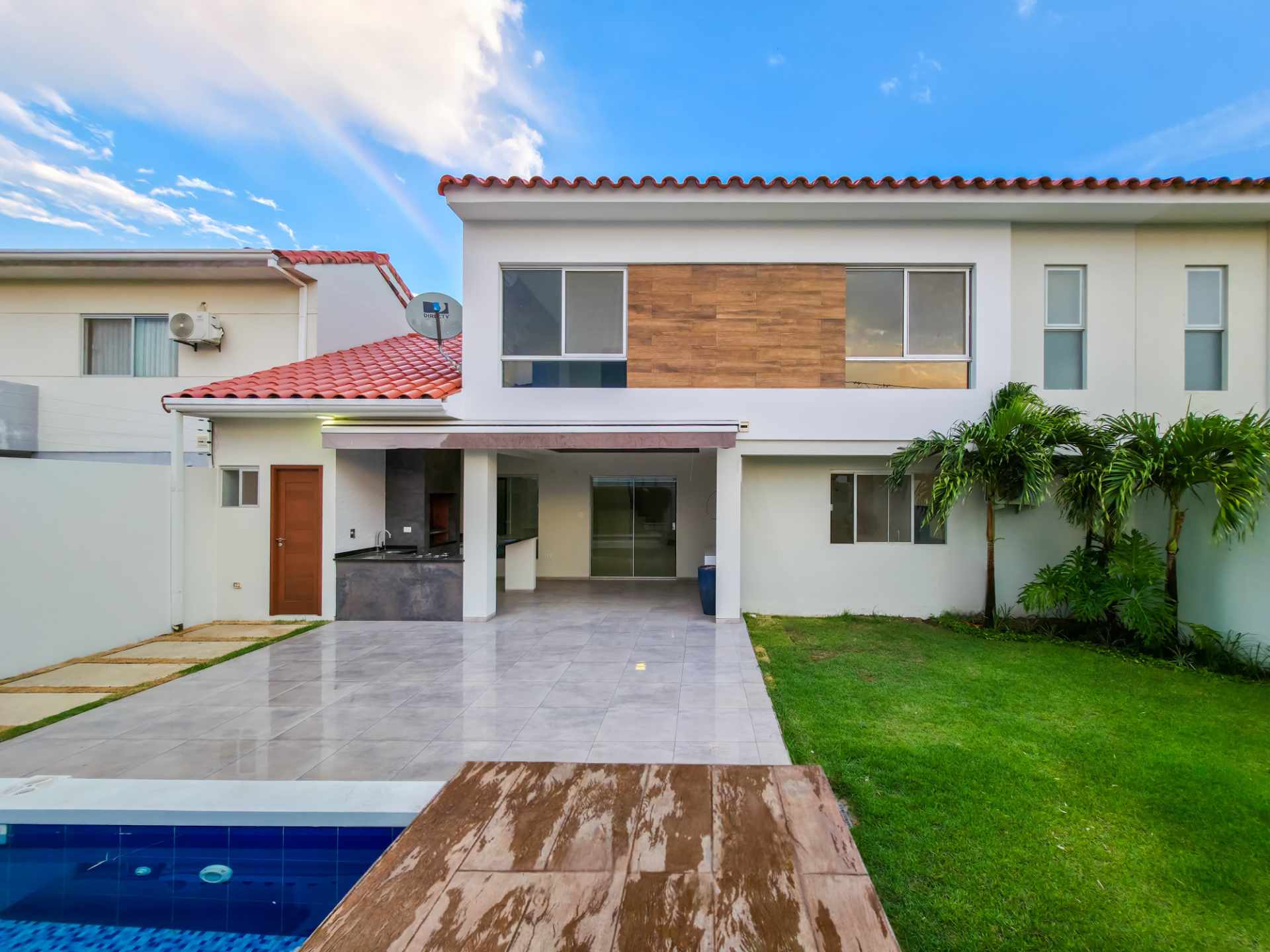 Casa en VentaAv Pirai 6to anillo Condominio Palma mallorca 4 dormitorios 4 baños 4 parqueos Foto 1