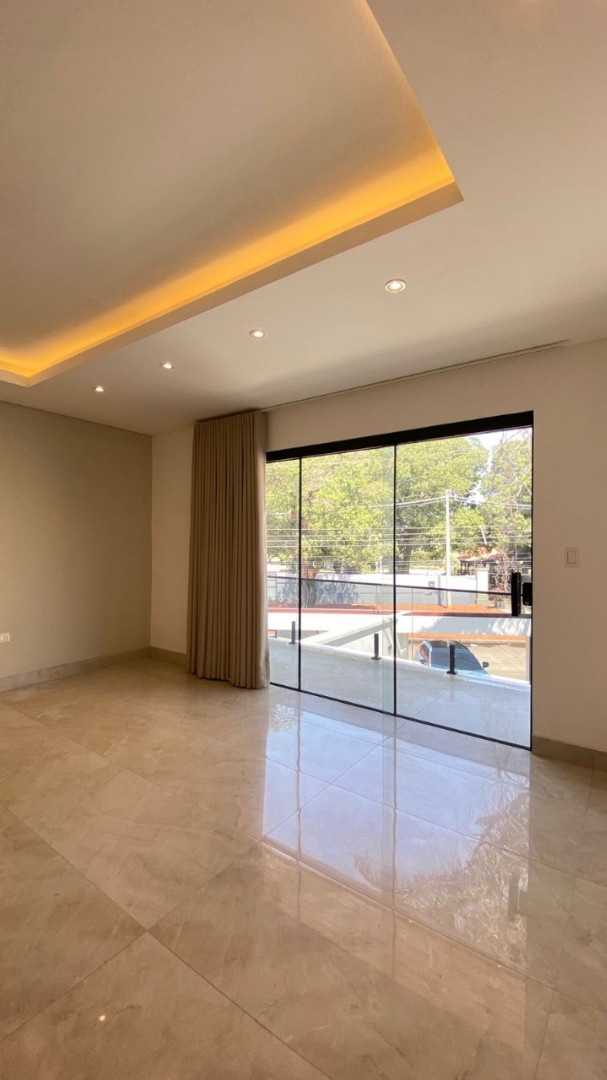 Casa en AlquilerZona Norte
Av. Beni entre 6tony 7mo anillo 3 dormitorios 3 baños 2 parqueos Foto 5