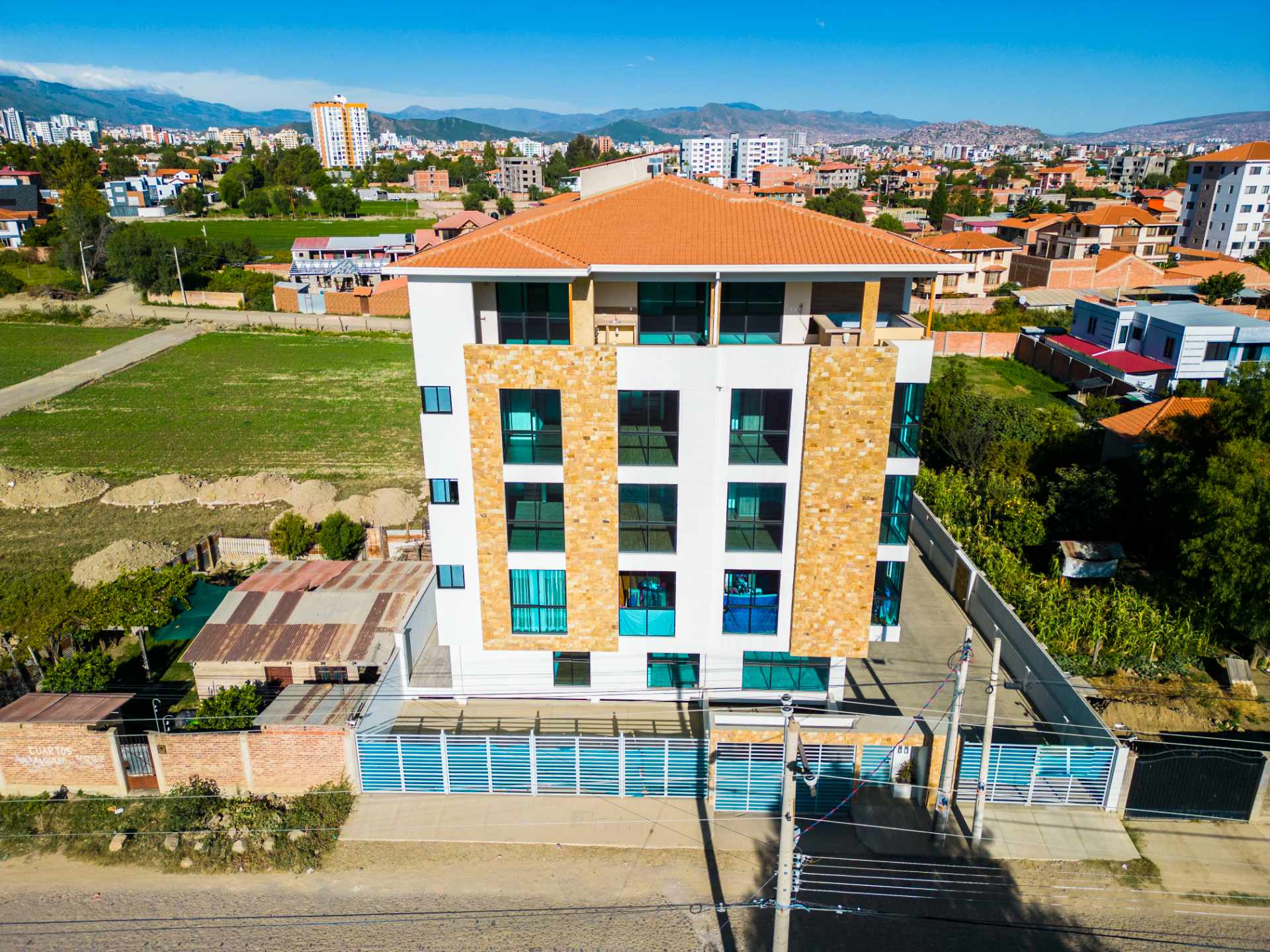 Departamento en Sarco en Cochabamba 3 dormitorios 2 baños  Foto 5