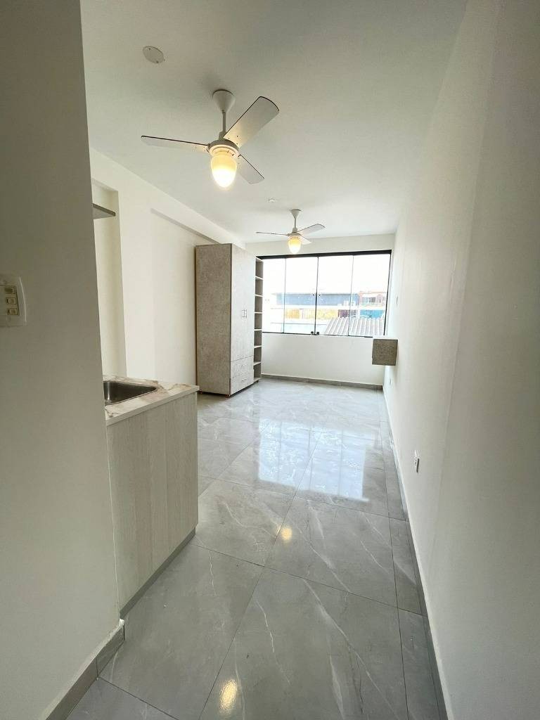 Departamento en Centro en Santa Cruz de la Sierra 1 dormitorios 1 baños  Foto 3