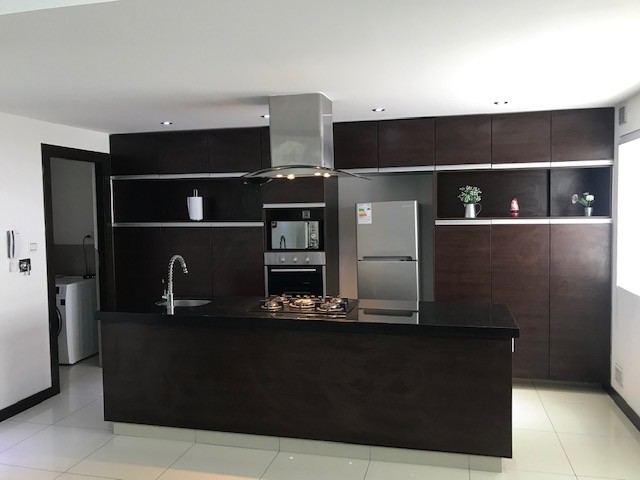 Departamento en AlquilerCondominio Onix, Equipetrol Norte, entre 3er. y 4to. Anillo, próximo a Manzana 40.  2 dormitorios 2 baños 1 parqueos Foto 3