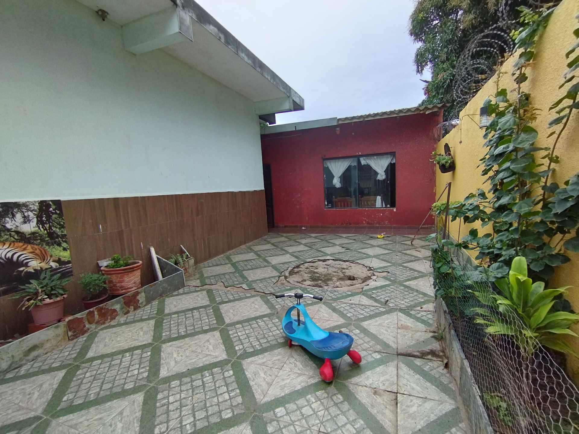 Casa en VentaAV. VIRGEN DE LUJAN BARRIO LOS CUSIS 4 dormitorios 4 baños 2 parqueos Foto 6