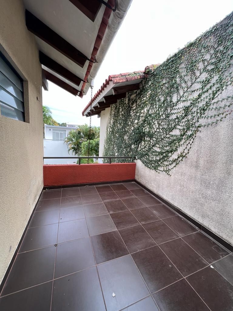 Casa en AlquilerCNDOMINIO JARDINES DEL URUBO I 3 dormitorios 3 baños 2 parqueos Foto 4