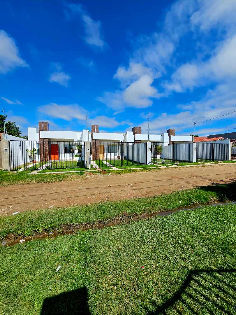 Casa en VentaZona sur
El Triunfo 9no anillo
 3 dormitorios 2 baños 2 parqueos Foto 2