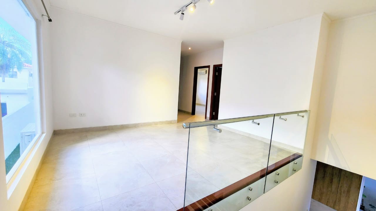 Departamento CASA EN VENTA EN BOSQUES DE LA COLINA Foto 8