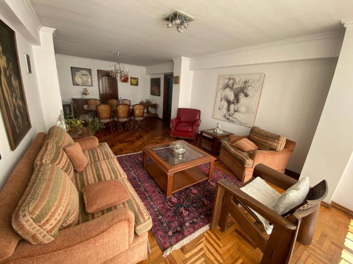 Departamento en San Jorge en La Paz 4 dormitorios 4 baños 1 parqueos Foto 6