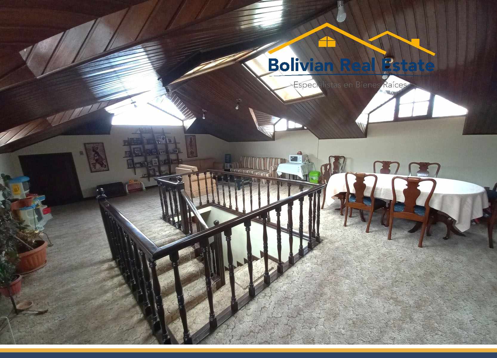 Casa en VentaEN EXCELENTE UBICACIÓN, COMODA CASA EN VENTA EN ACHUMANI 4 dormitorios 4 baños 2 parqueos Foto 9