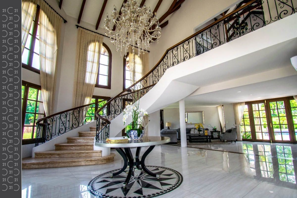 En Venta a $us 1,200,000 Foto 4