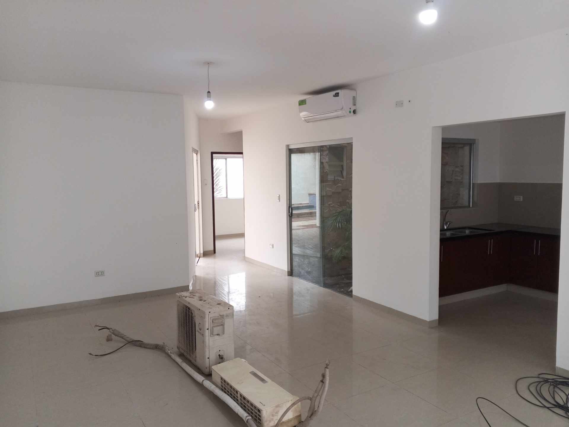 Casa [CONDOMINIO JERUSALEN| 4TO. Y 5TO. ANILLO ZONA NORTE ENTRE RADIAL 26 Y 27 CERCA DE MALL LAS BRISAS] ALQUILER SIN MUEBLES CASA DE 2 PLANTAS, DE 3 DORMITORIOS PET FRIENDLY, CON DEPENDENCIAS Y PARQUEO TECHADO Foto 5