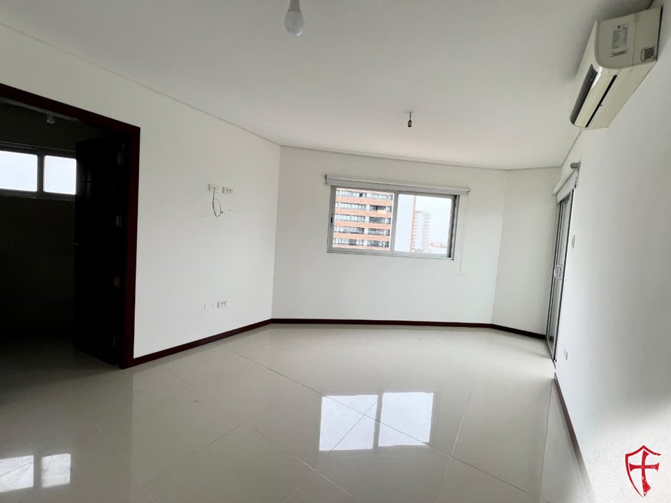 En Alquiler a Bs 4,900 Foto 2