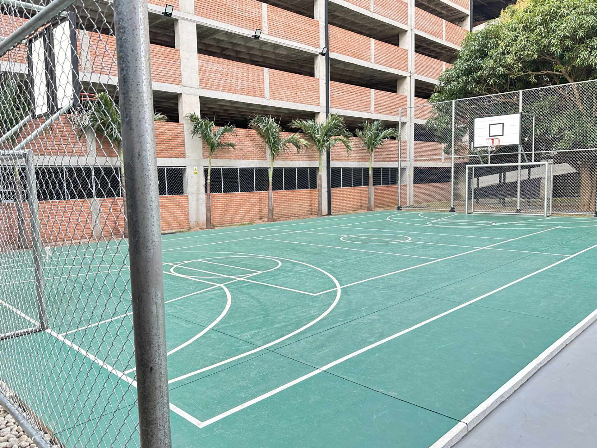 Departamento en AlquilerEdificio Triii. Av. Canal Pedro Velez entre 7mo y 8vo anillo.  3 dormitorios 2 baños 1 parqueos Foto 12