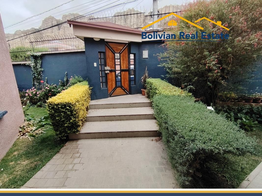 Casa en VentaACHUMANI - LA BARQUETA LINDA CASA EN VENTA  4 dormitorios 4 baños 4 parqueos Foto 2