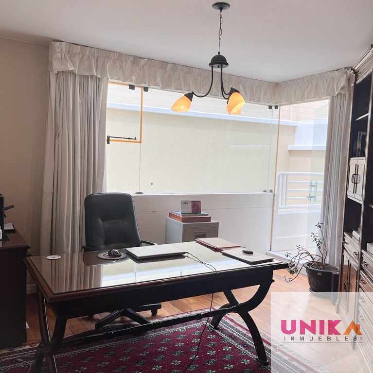 Casa en Venta🏡 HERMOSA CASA AMPLIA Y LLENA DE SOL EN VENTA, EN EL LUGAR MAS CÉNTRICO DE ACHUMANI 4 dormitorios 5 baños 4 parqueos Foto 19