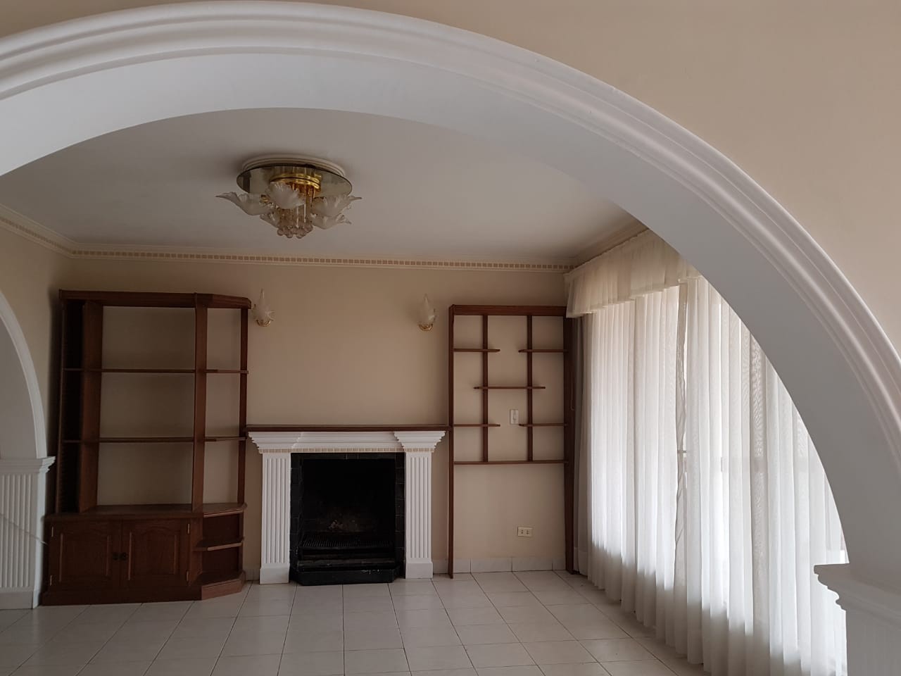 Casa Avenida Atahuallpa frente al segundo tanque de semapa Foto 26