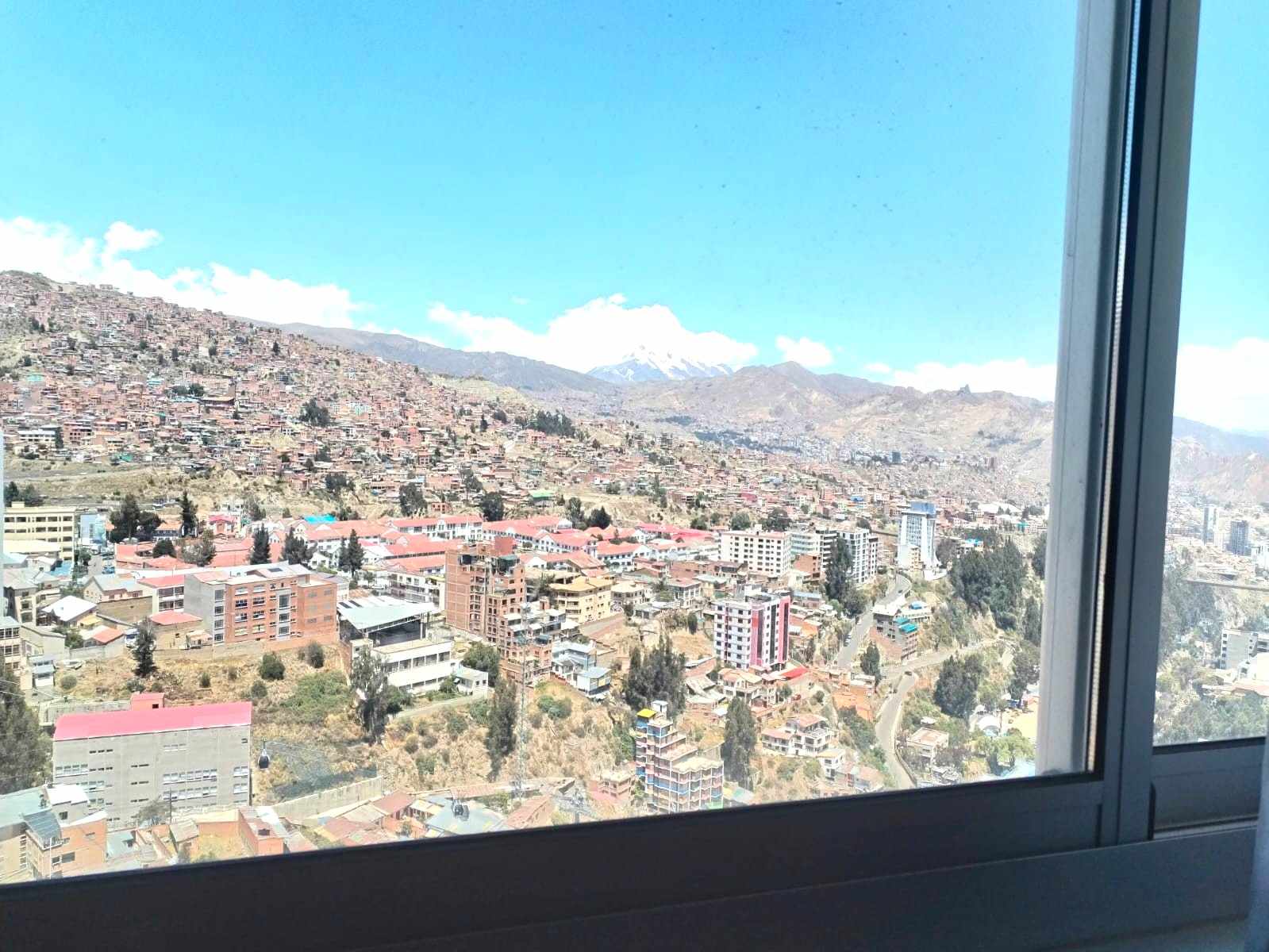 Departamento en AlquilerAVENIDA ARCE   -    LA PAZ  3 dormitorios 4 baños 1 parqueos Foto 21