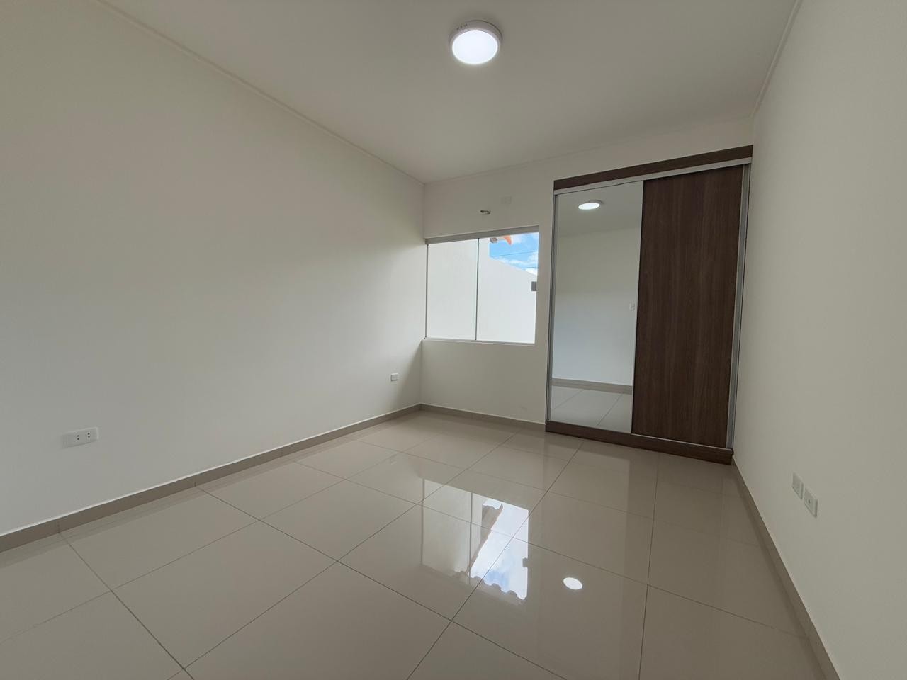 Casa en VentaUrb/ Palmas del Norte  3 dormitorios 2 baños 2 parqueos Foto 1