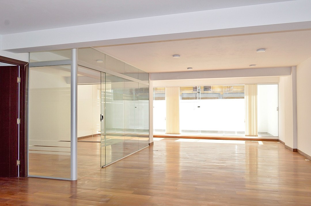 Oficina en Venta<b>OFICINA DE 118 M2. EN VENTA, AVENIDA 6 DE AGOSTO, SAN JORGE.</b> 2 dormitorios 1 baños  Foto 3