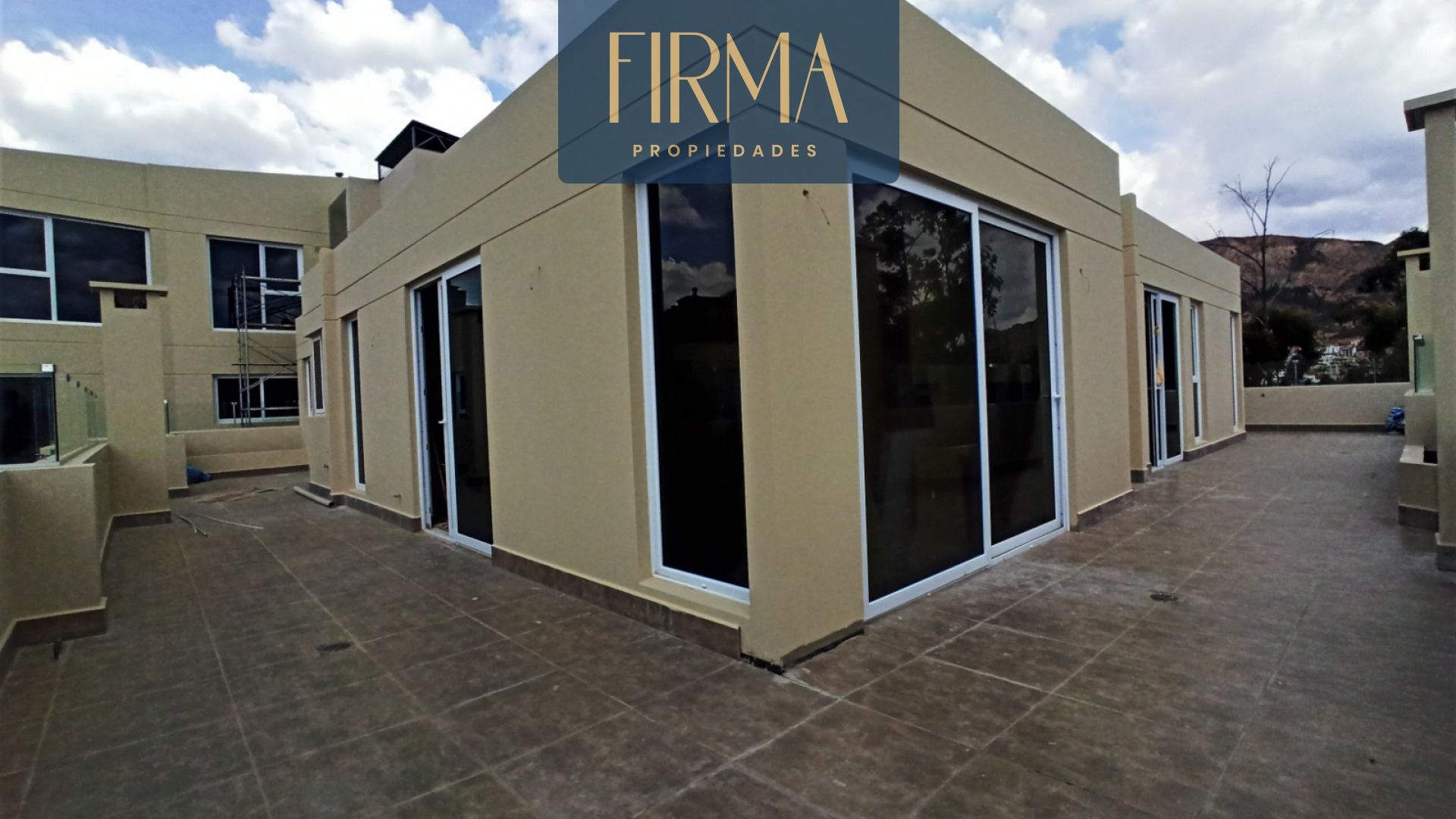 Departamento en Calacoto en La Paz 3 dormitorios 4 baños 1 parqueos Foto 3