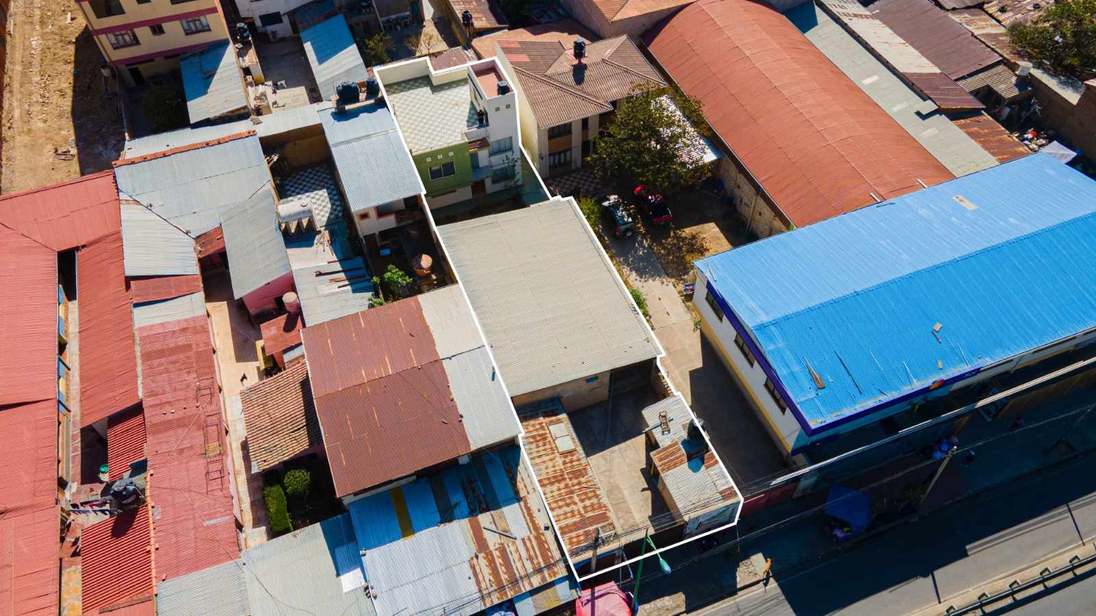 Casa en VentaAv. República - Y Av. 6 de agosto Sur 3 dormitorios 2 baños 2 parqueos Foto 24