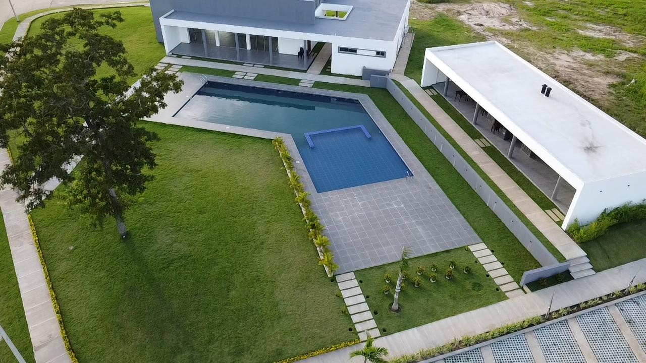 Casa en VentaCasa en venta  3 dormitorios 6 baños 4 parqueos Foto 2