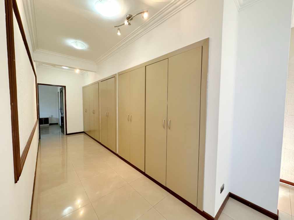 Casa en Venta6to Anillo, Zona Norte, Urbanización Ciudad Jardín, calle Los Tulipanes Foto 39