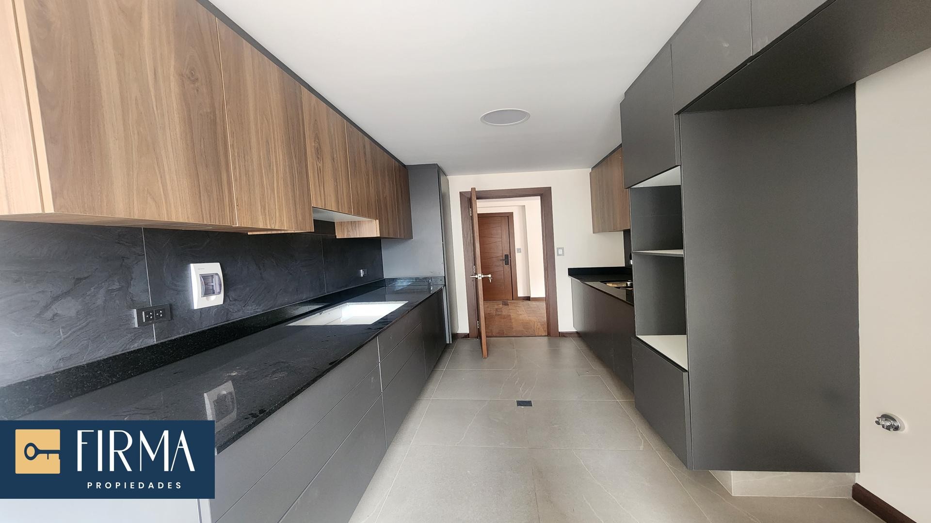 Departamento en VentaDEPARTAMENTO DE LUJO CON PATIO PRIVADO EN VENTA A ESTRENAR Foto 19