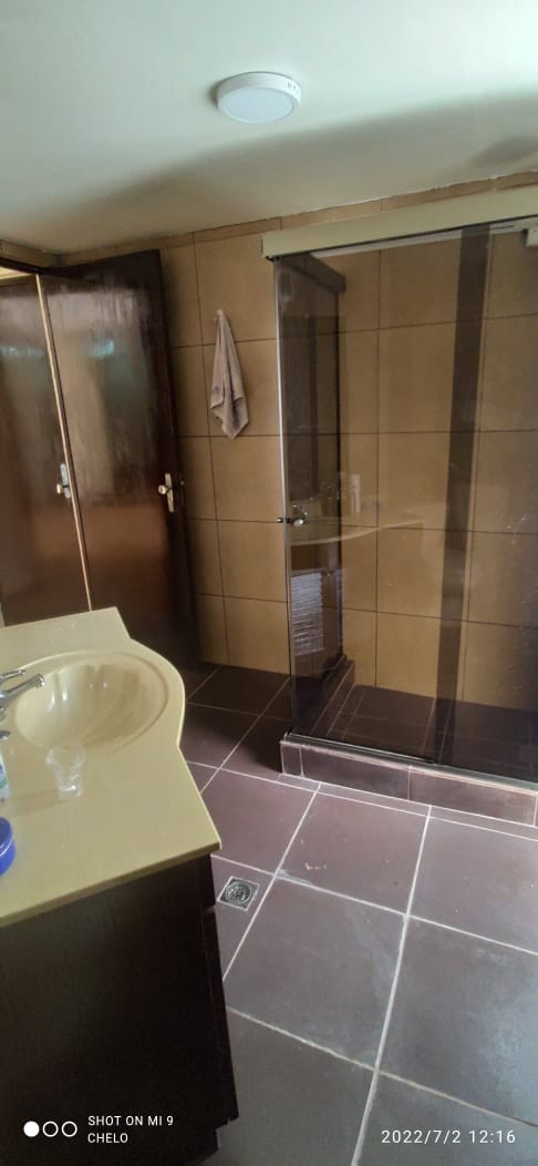 Departamento en VentaEdificio Aspiazu, zona Sopocachi. Av. 20 de Octubre esquina calle Aspiazu. 3 dormitorios 2 baños  Foto 8