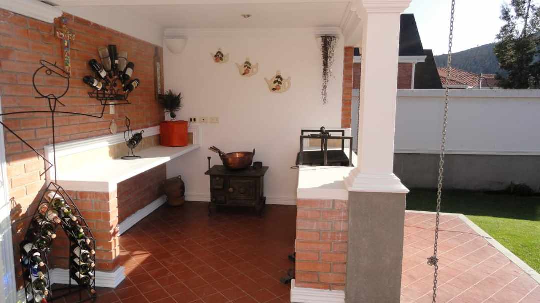 Casa en Achumani en La Paz 3 dormitorios 4 baños 4 parqueos Foto 13