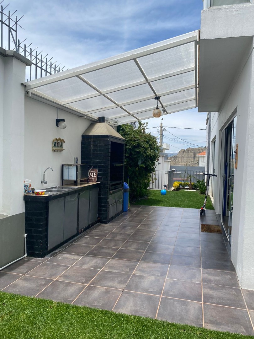 Casa en VentaBELLA CASA EN VENTA  4 dormitorios 3 baños 3 parqueos Foto 6